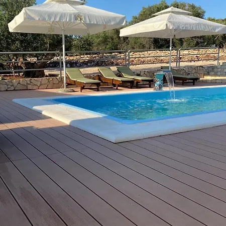 Mobilheim Hela Mit Pool Mitten In Einem Olivenhain Holiday home Pristanisce
